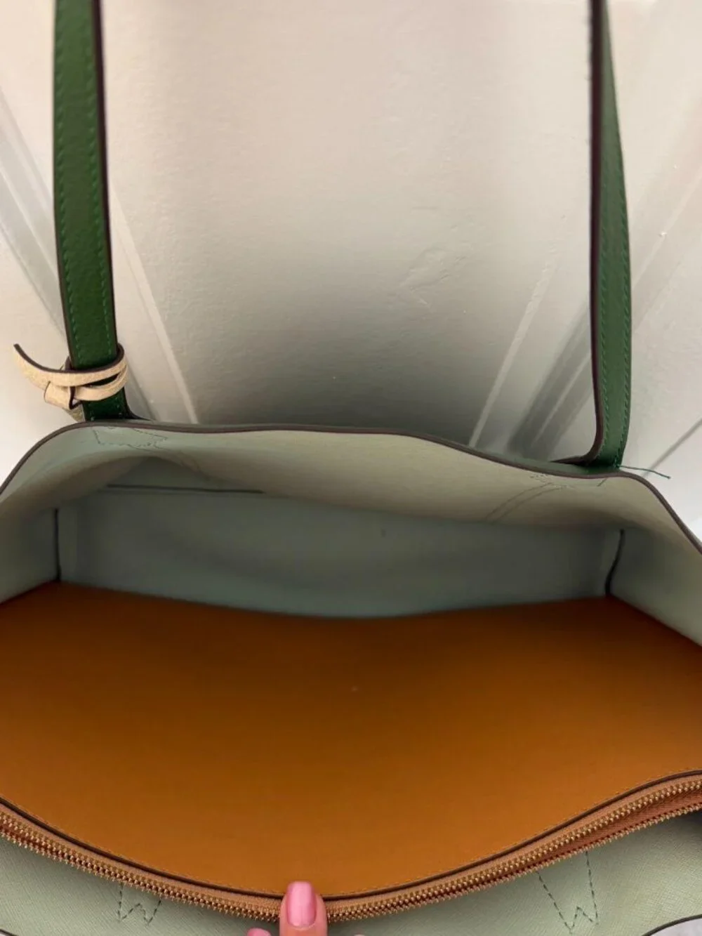 Tory Burch green comfortable logo
