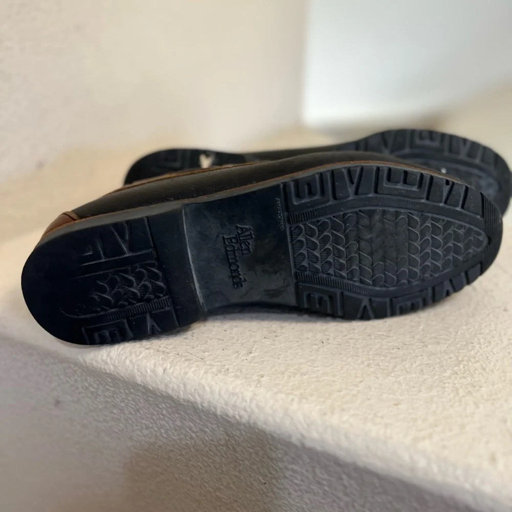 Allen Edmonds questions leave