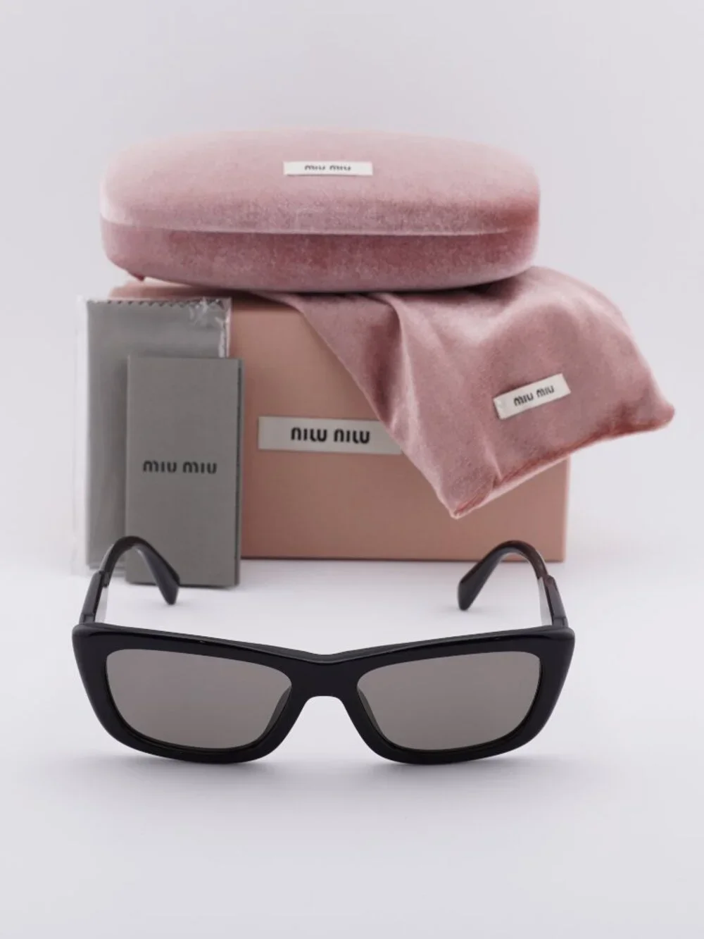 Miu Miu model mu