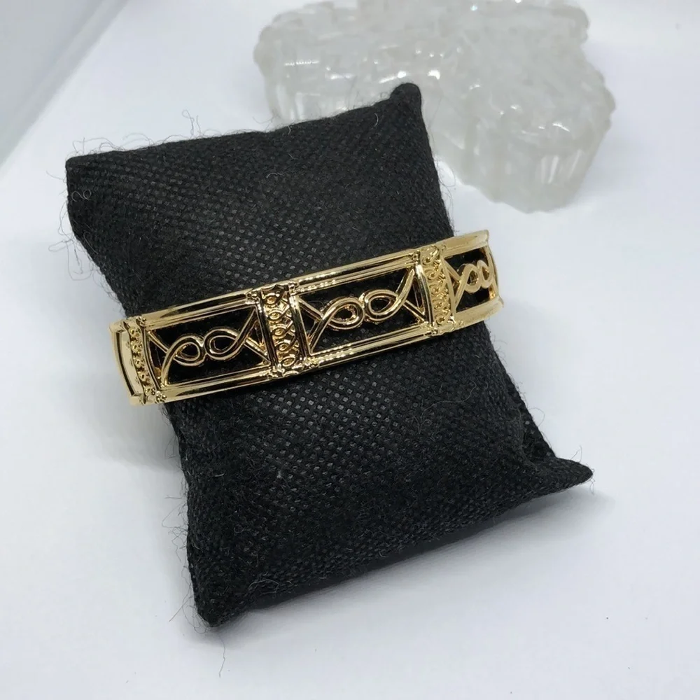 N/A costume gold