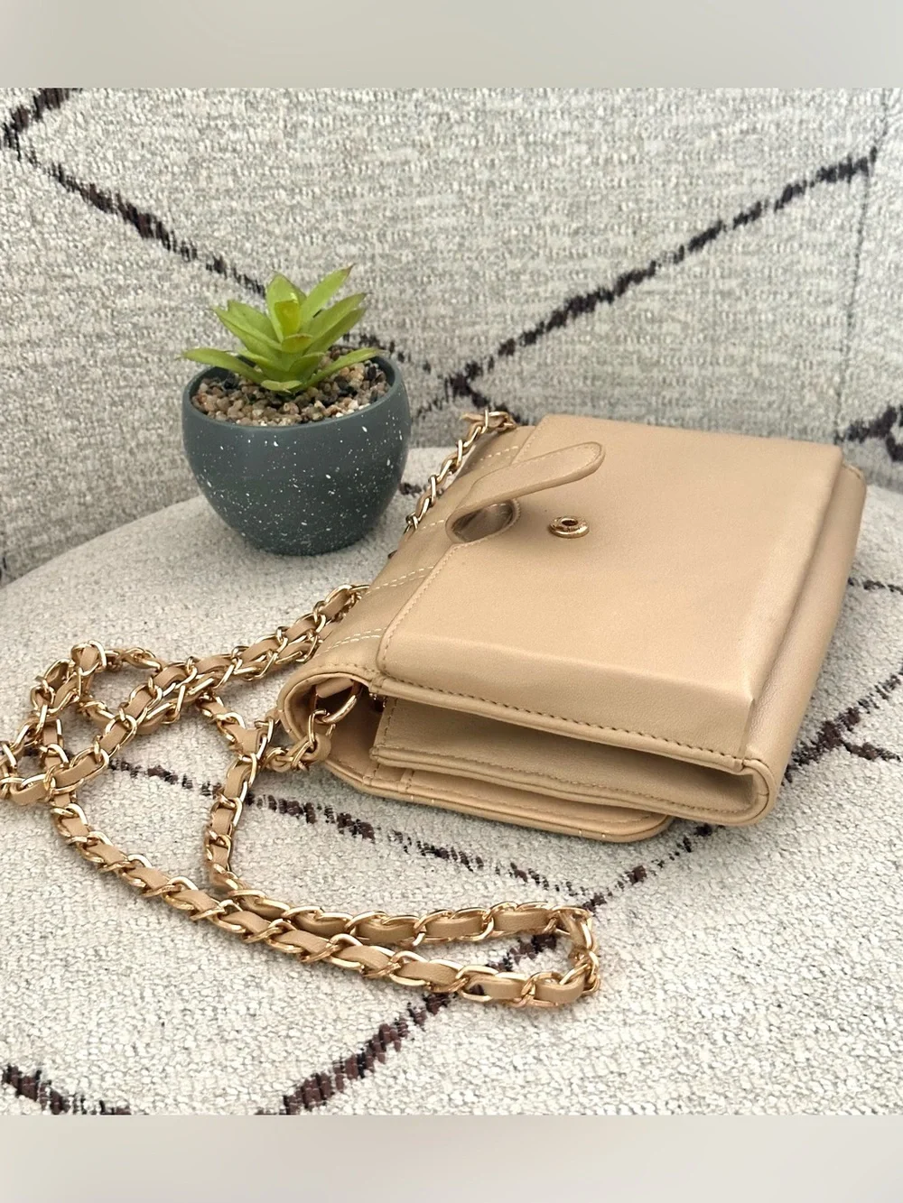 bebe hang white interior