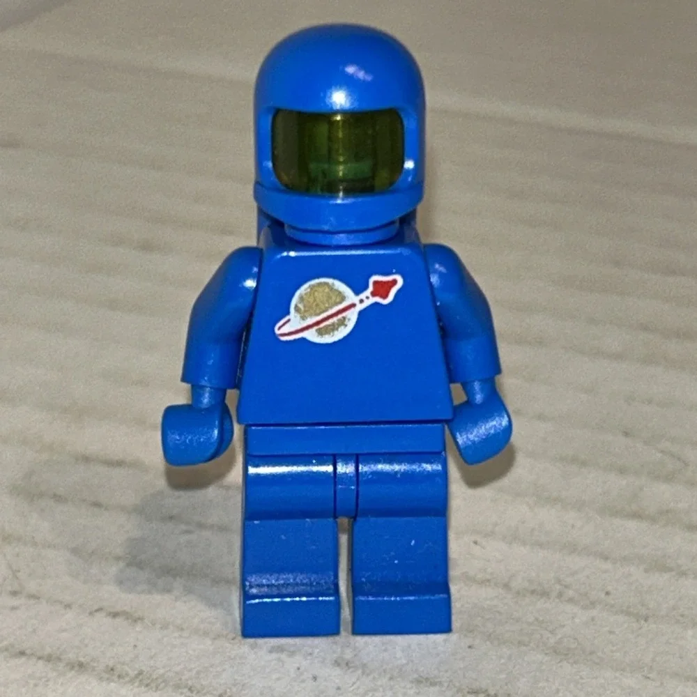 LEGO Classic Blue Spaceman  W/ Moto Helmet And Oxygen Tank‎