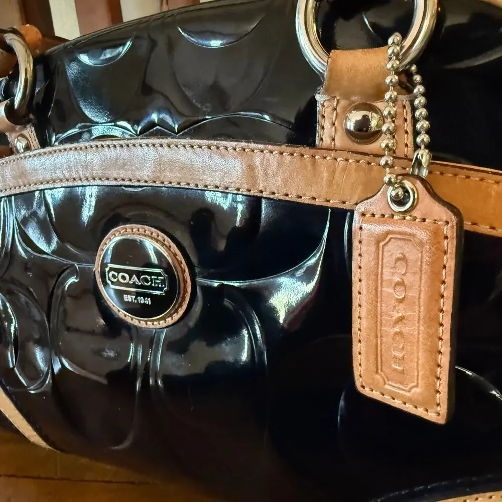 Coach peyton signature