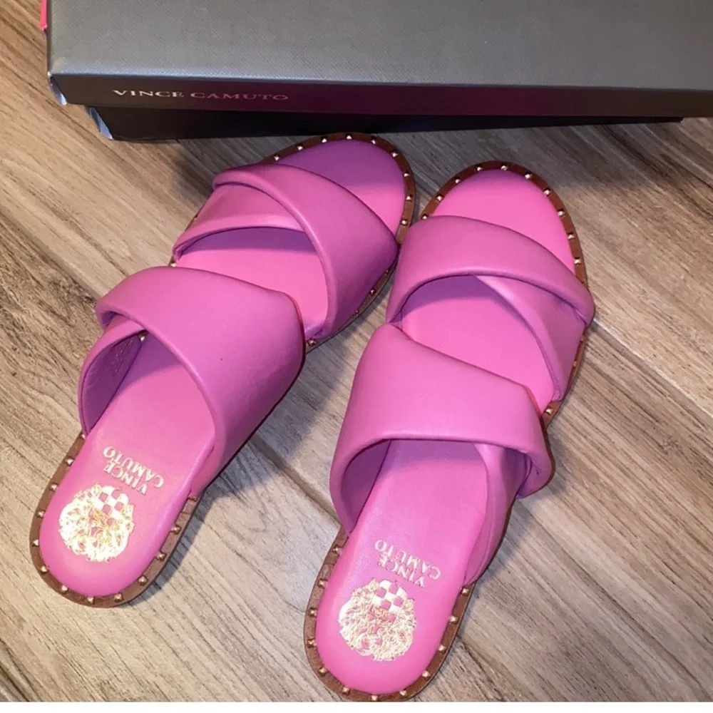 Vince Camuto go out