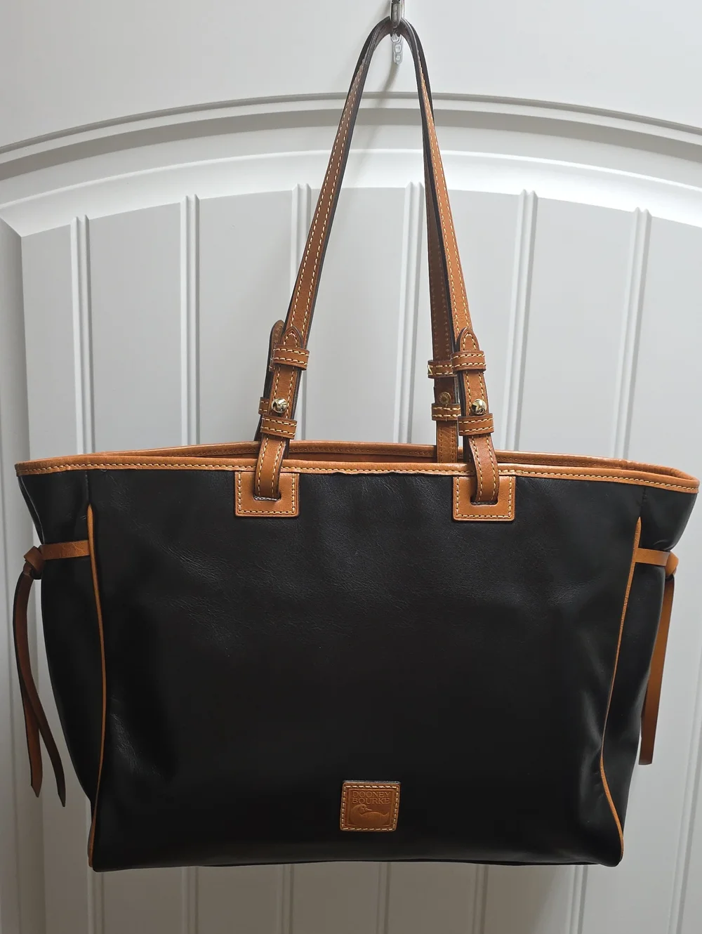 Dooney & Bourke Colette Smooth Leather Tote Bag Black Tan Trim Mint