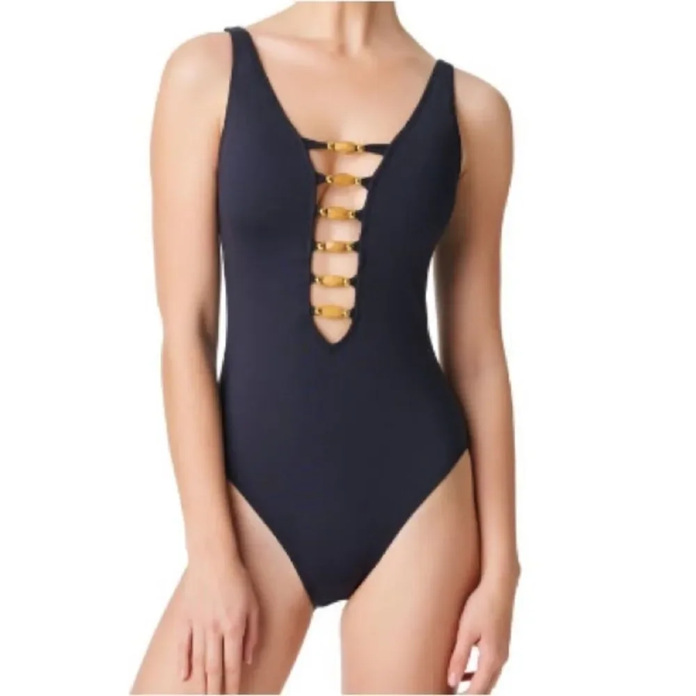Bleu Rod Beattie dramatic lace