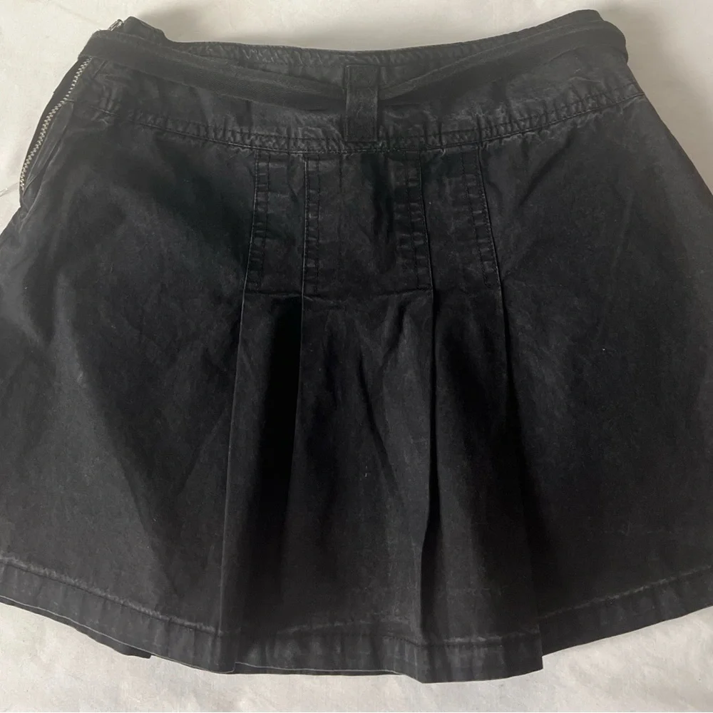 Sugar and Simmer wear black