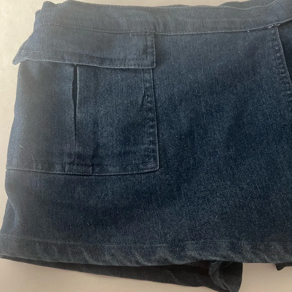 Sugar and Simmer skirt buckle