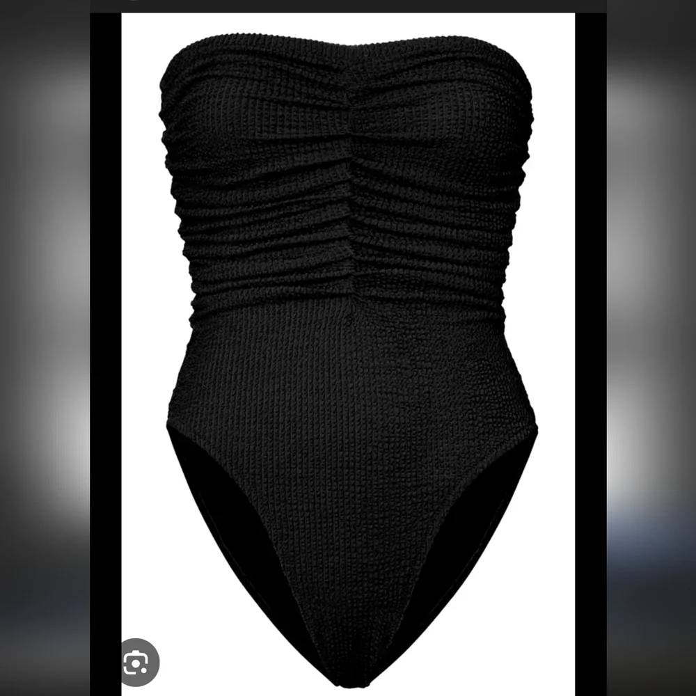 Milly sleek black