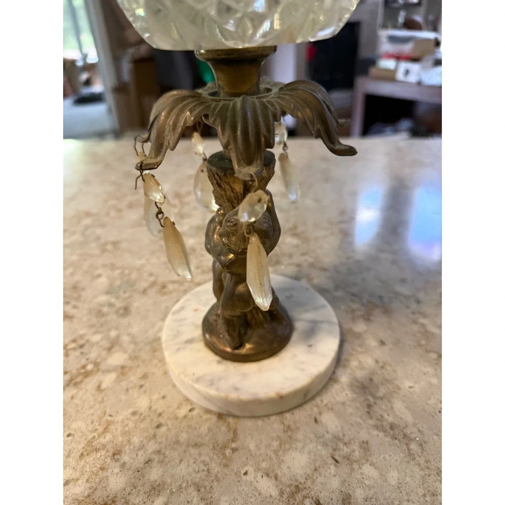 N/A vintage centerpiece