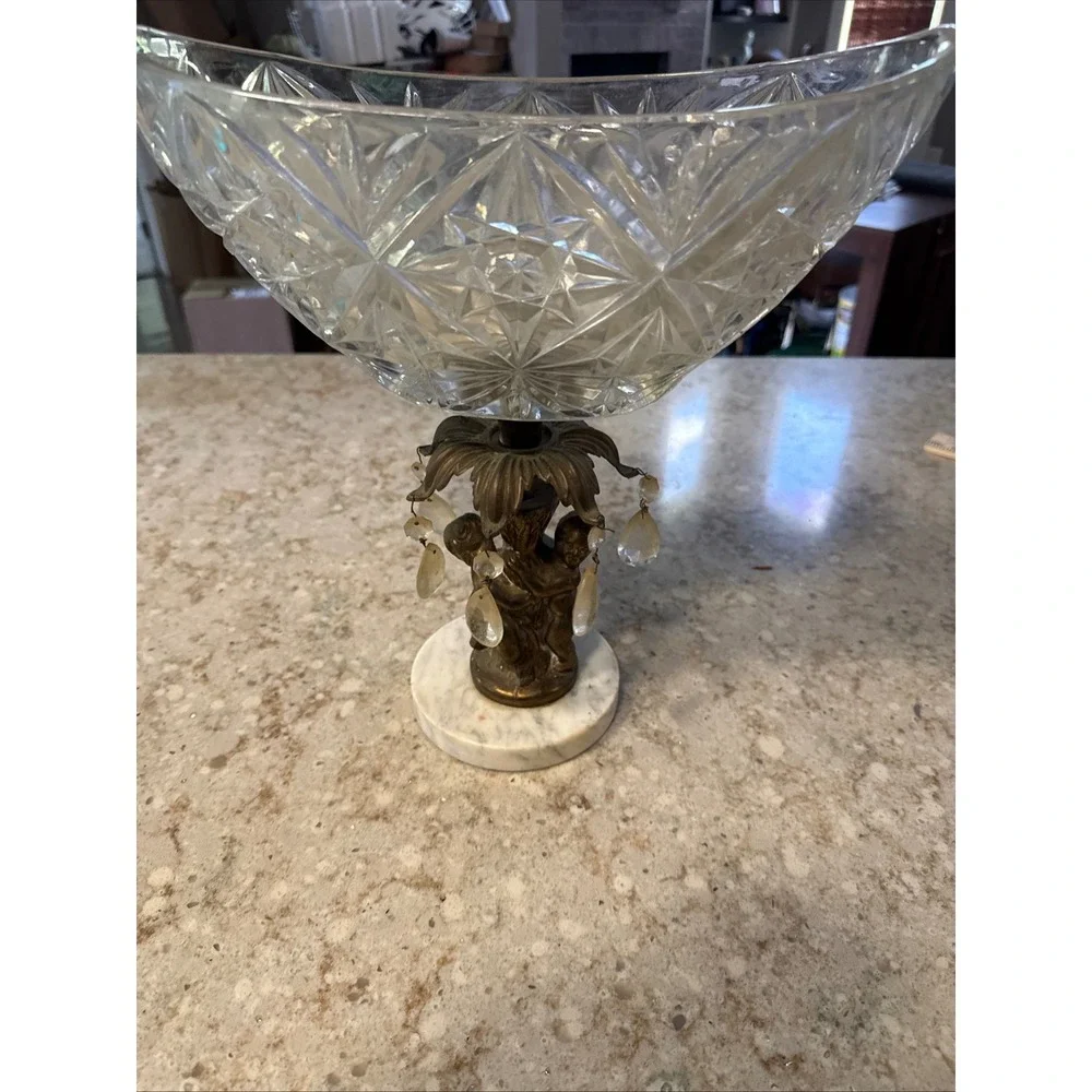 N/A vintage centerpiece
