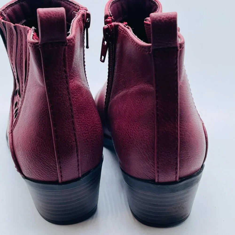 Kim Rogers stylish ankle