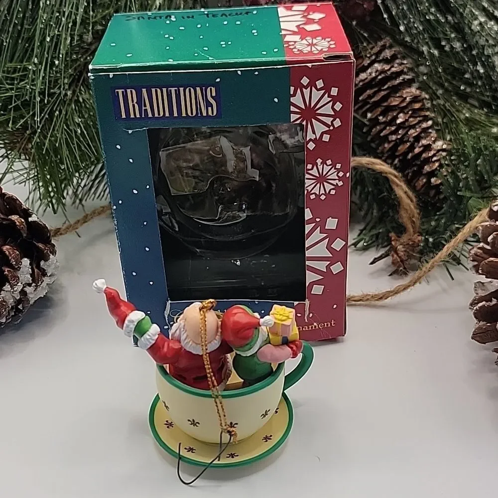 Traditions festive ornament