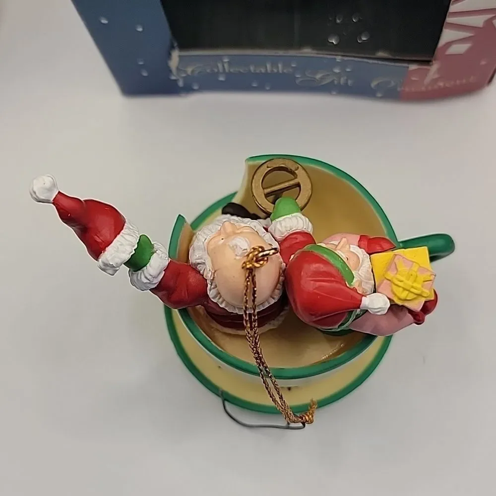 Traditions festive ornament
