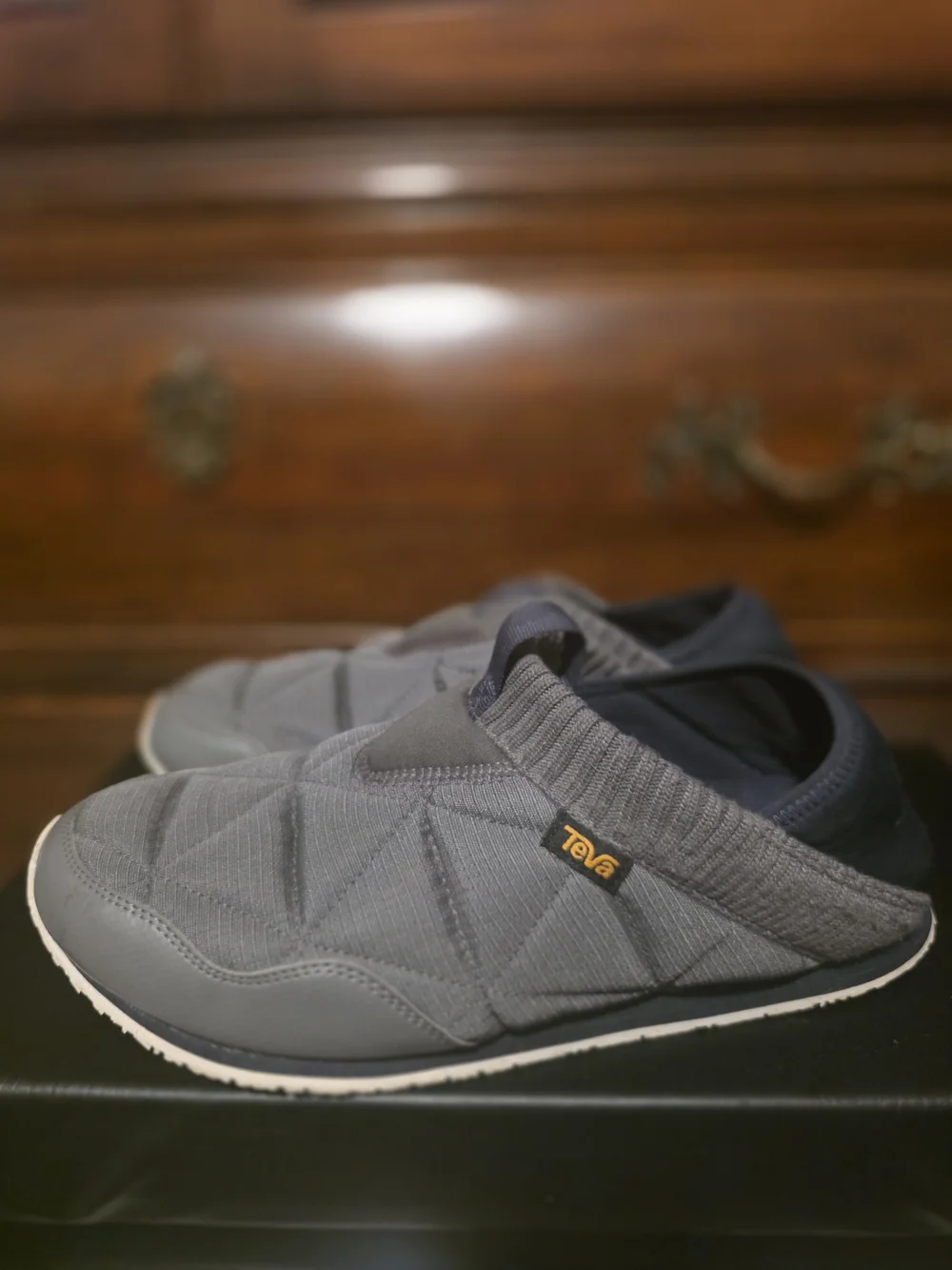 Teva men slip