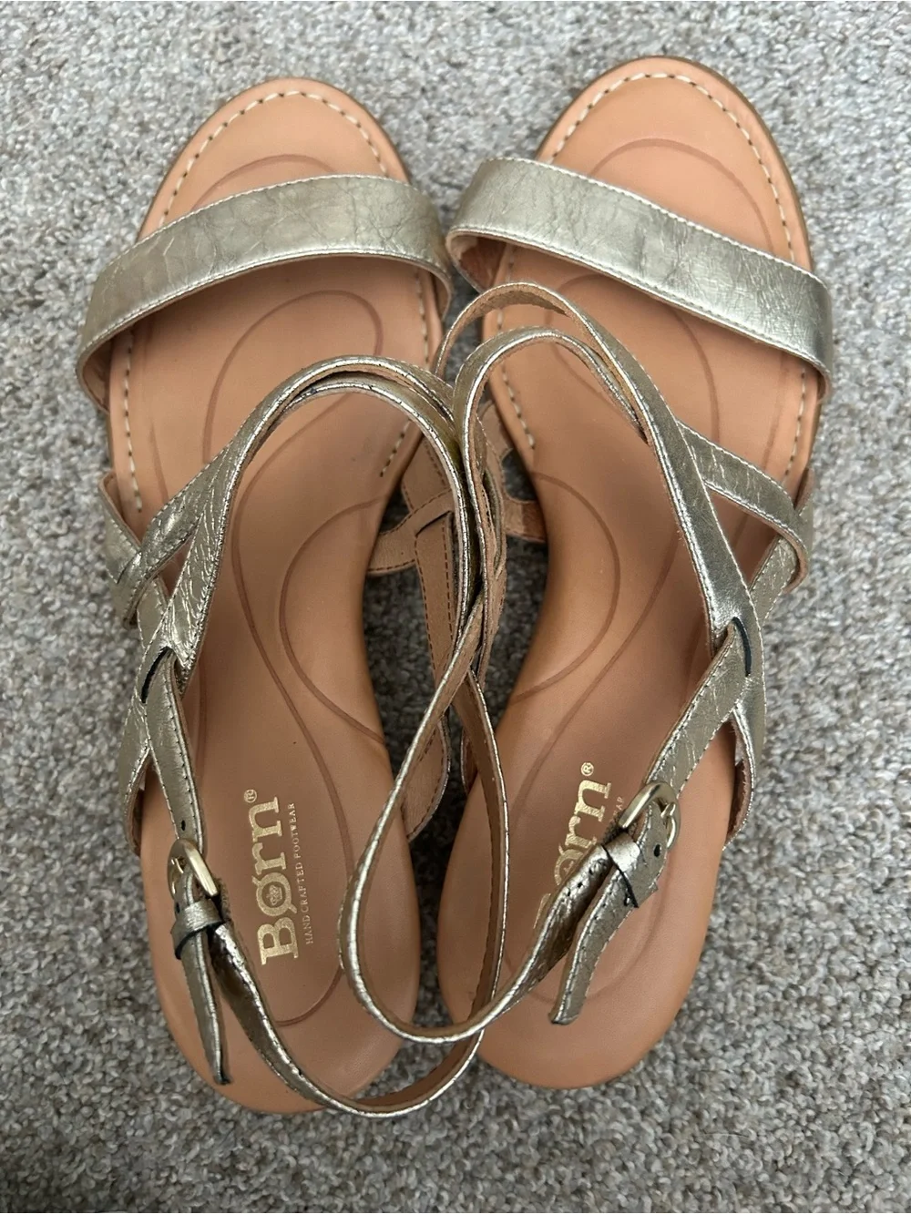 Born lightweight sandals