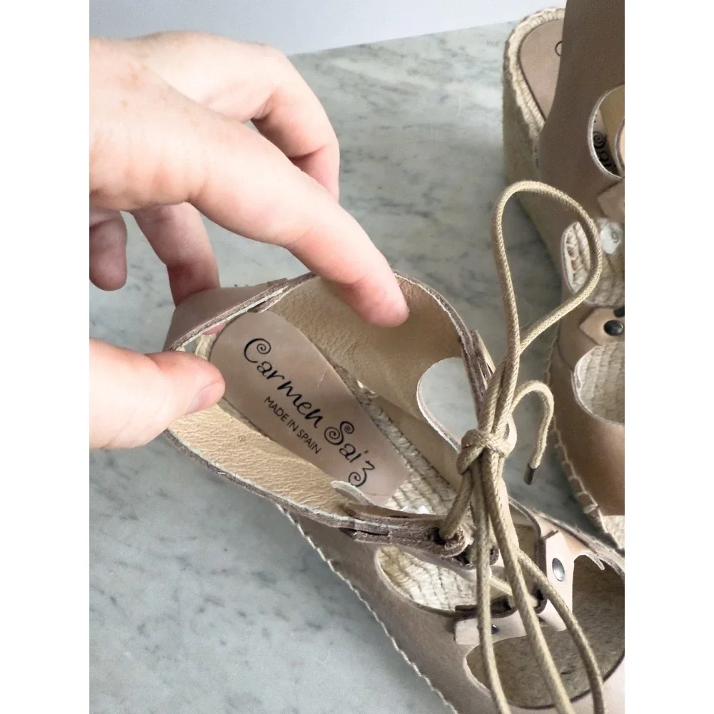 N/A beige leather