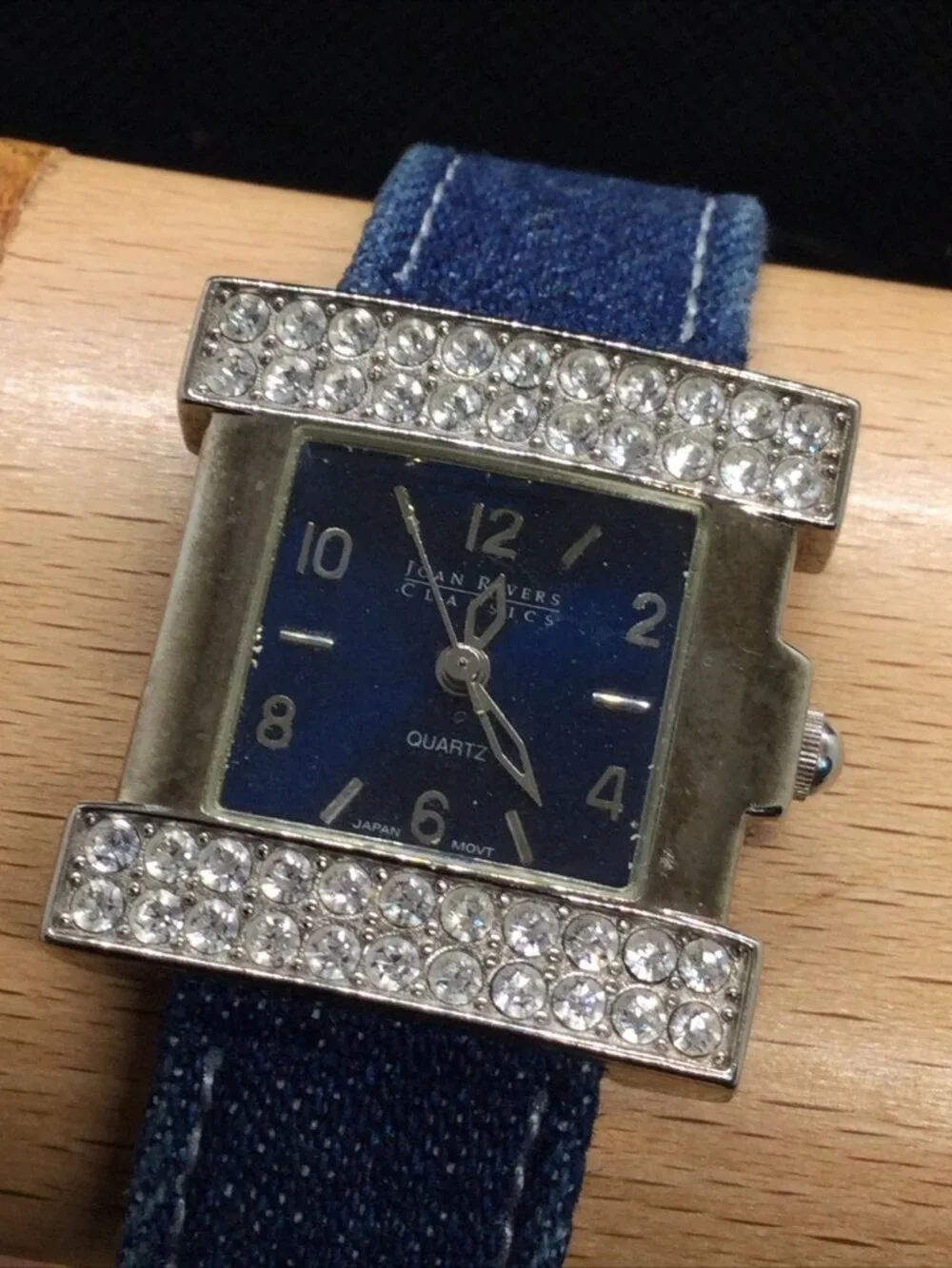 Vintage Joan Rivers Classic Ladies Watch 6.5” Blue Denim Band 23.0mm Case