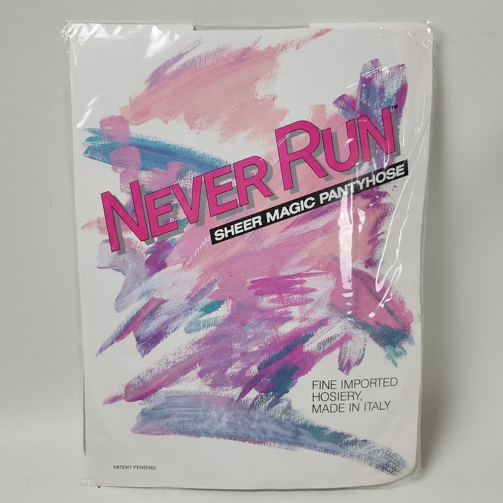 Never Run Sheer Magic Pantyhose Taupe Medium Made in Italy Vintage New