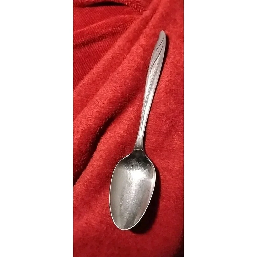 SILCO/INTERNATIONAL‎ Large Tablespoon STAINLESS-DIGNITY  SLIVERWARE/ flatware
