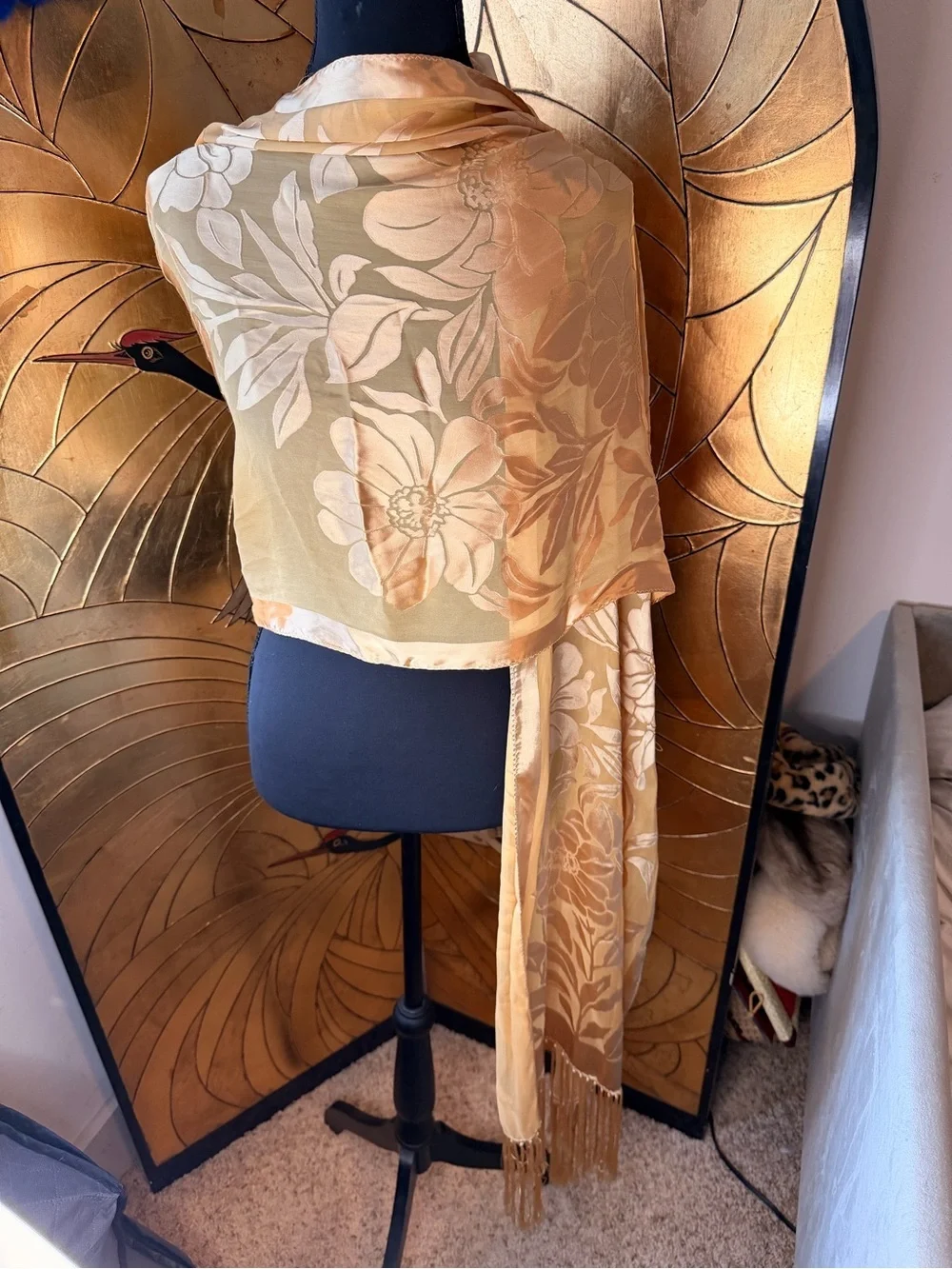 unbranded elegant silk