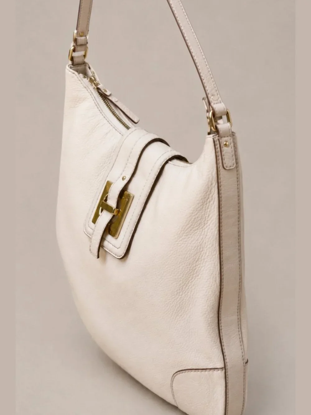 kate spade reposhing this