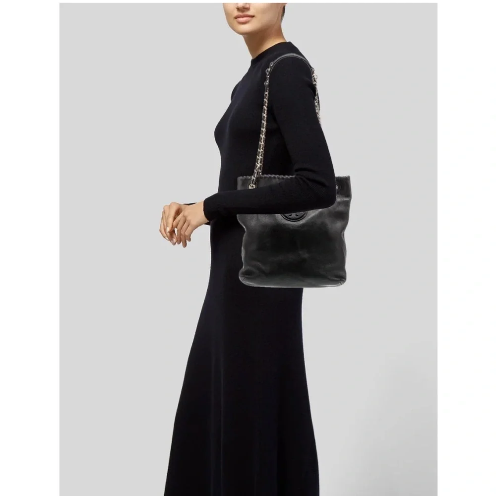 Tory Burch reposhing this