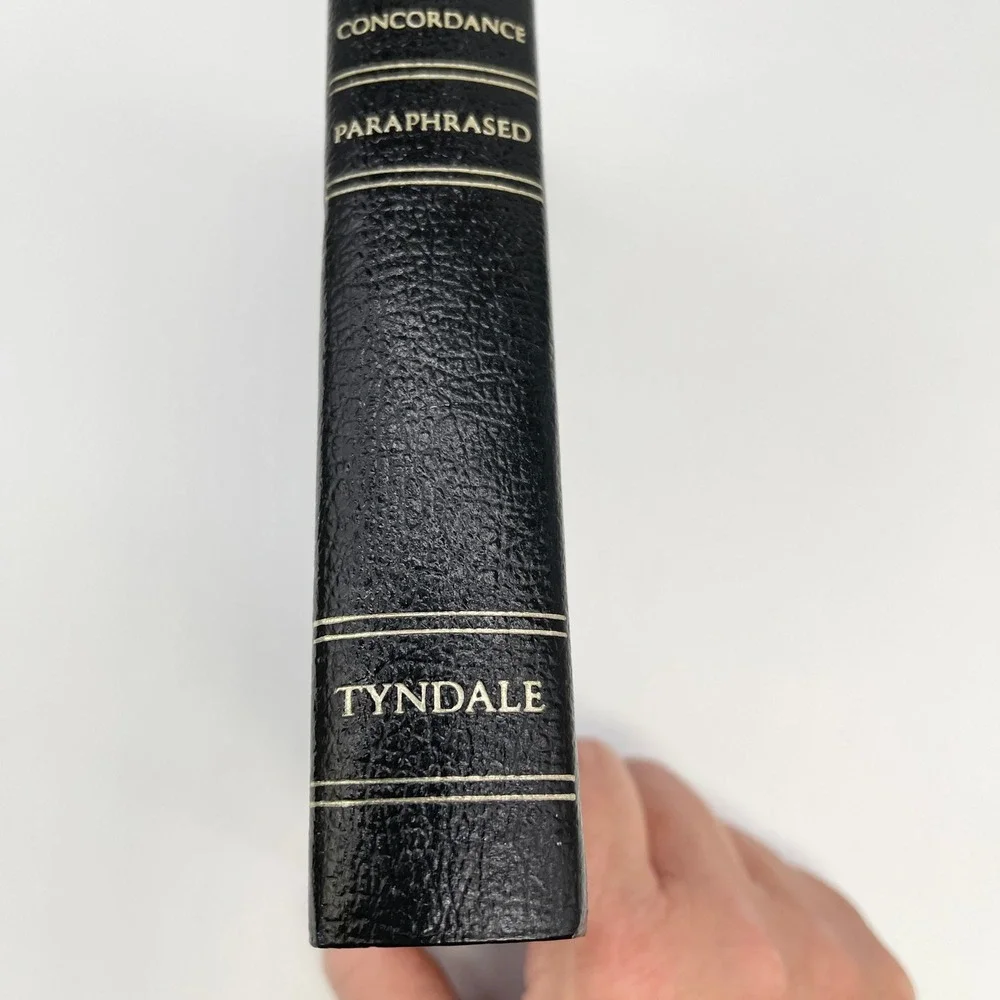 Tyndale House Publishers good aesthetics