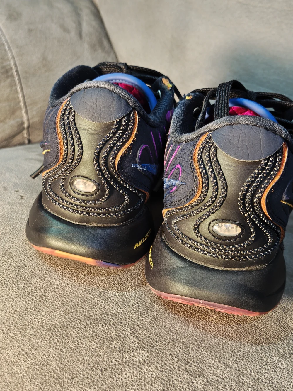Nike purple closure