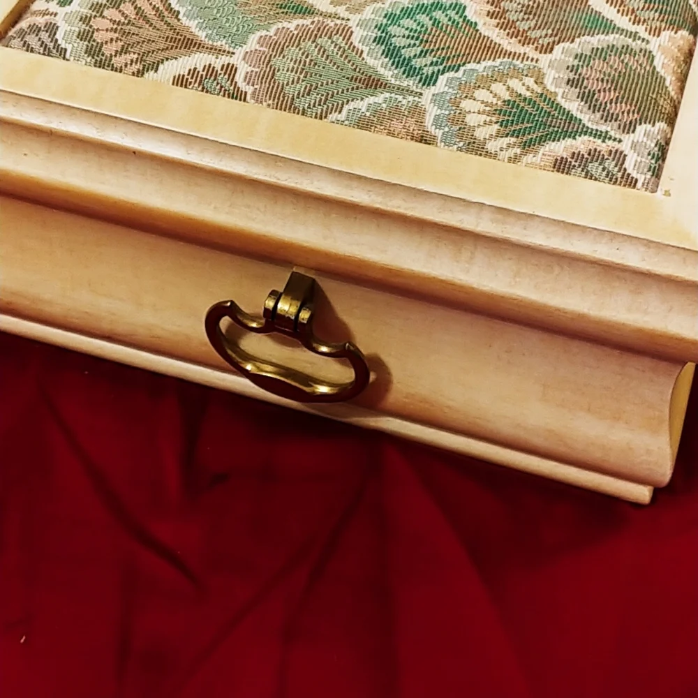 Reed & Barton dresser felt
