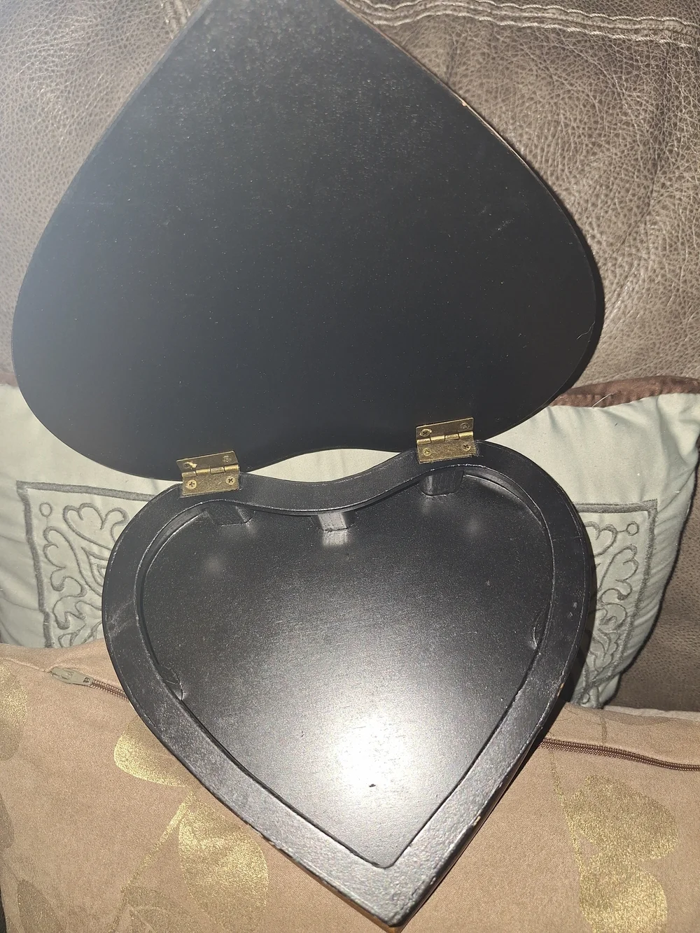 N/A box gold wooden