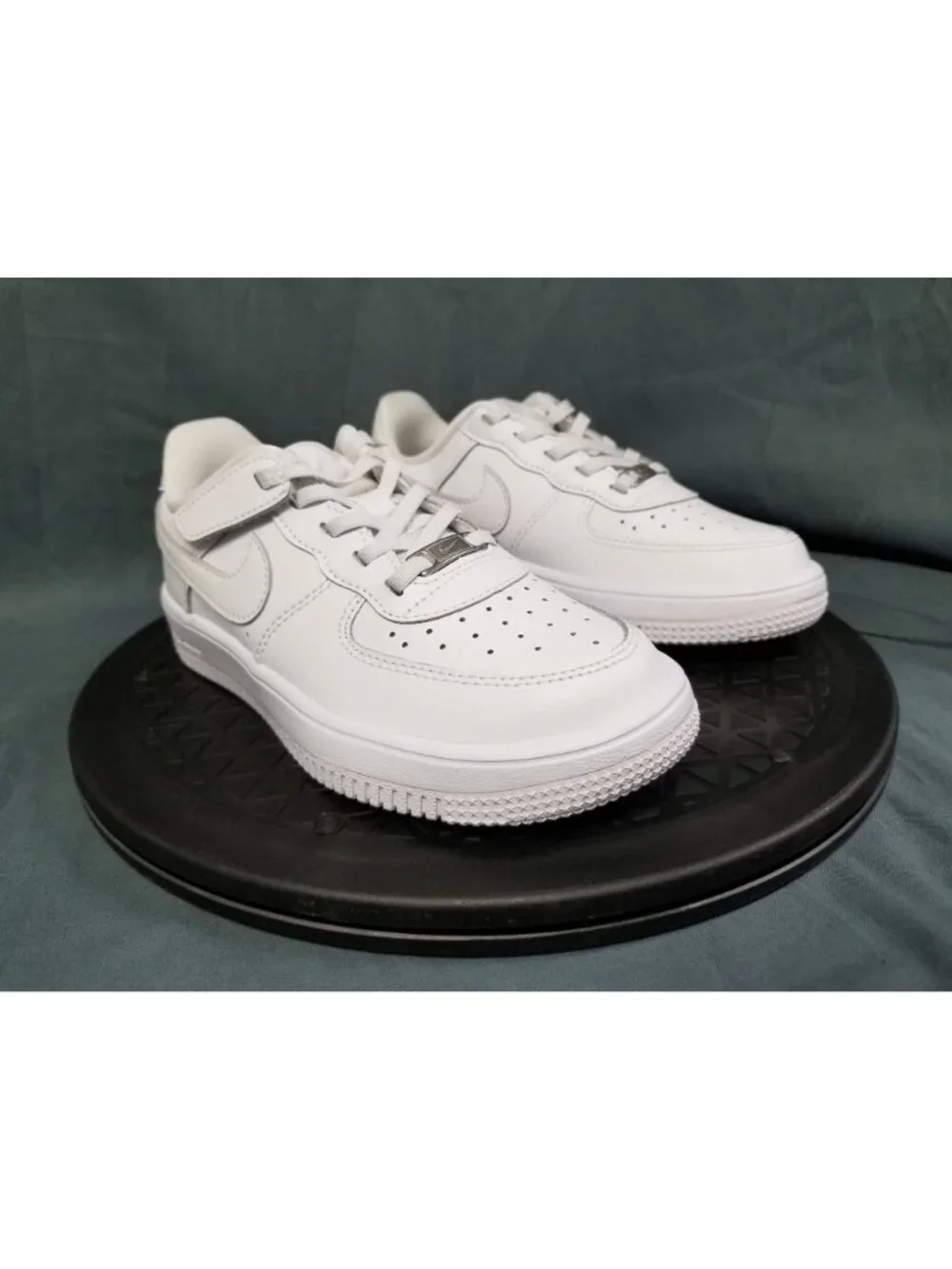 Nike easyon technology