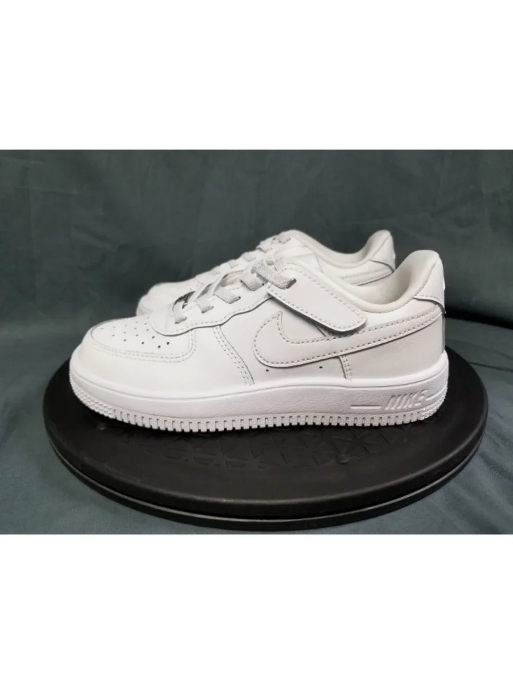 Nike easyon technology