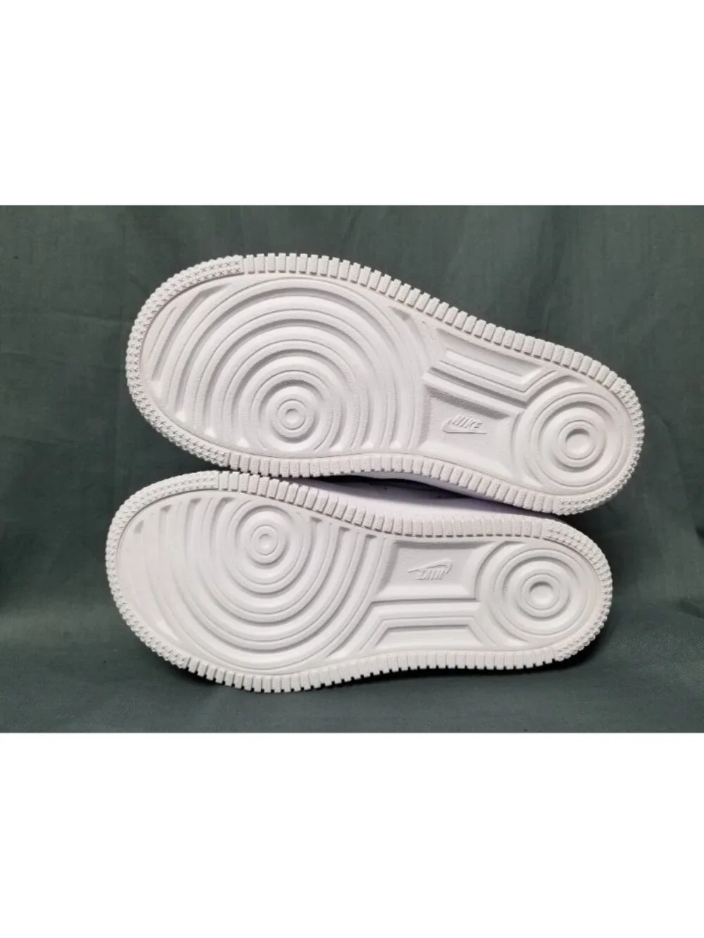 Nike easyon technology