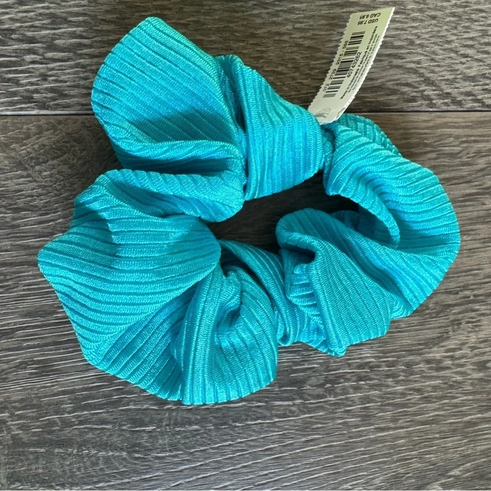aerie lot scrunchies