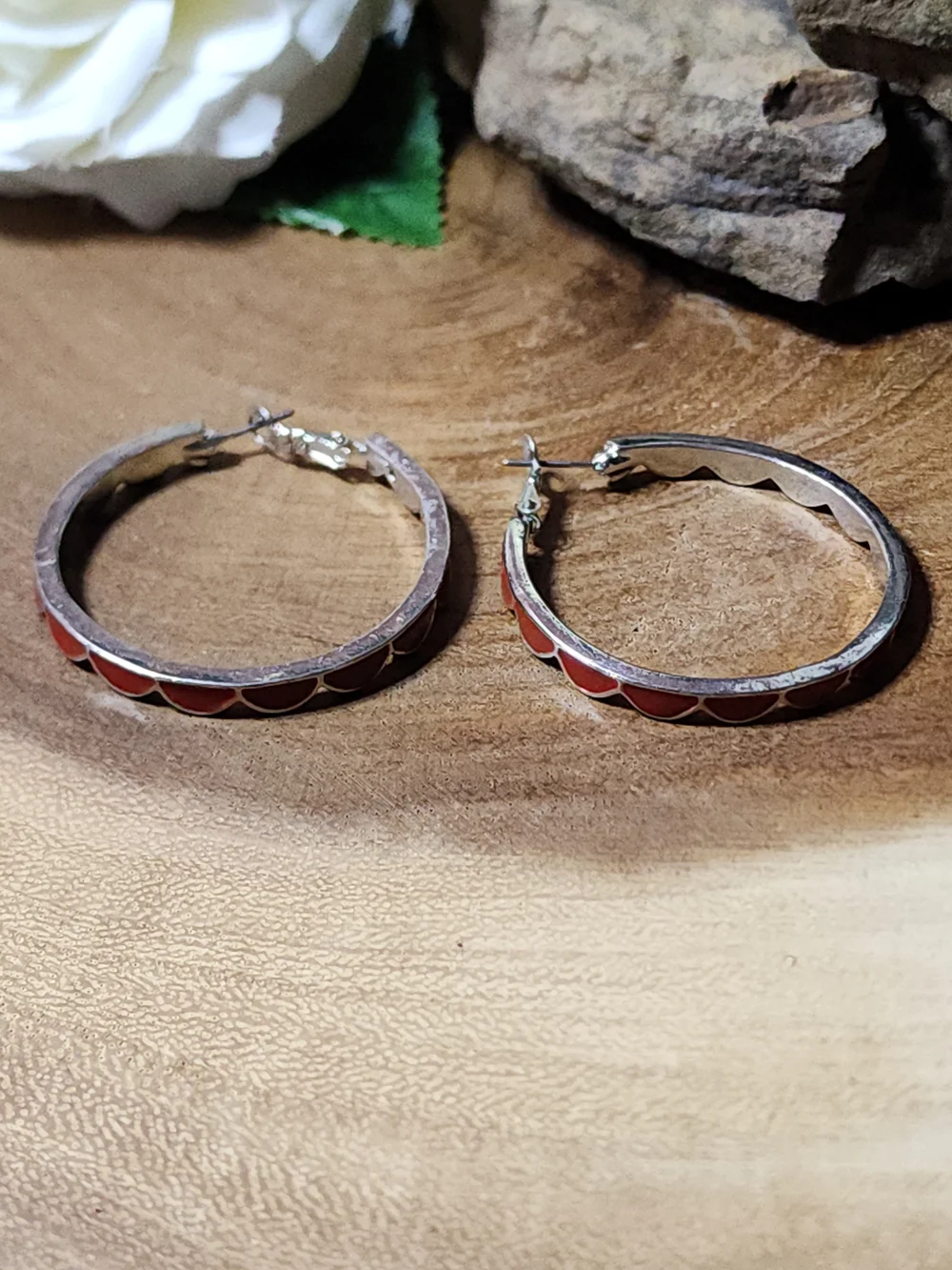 N/A red enamel