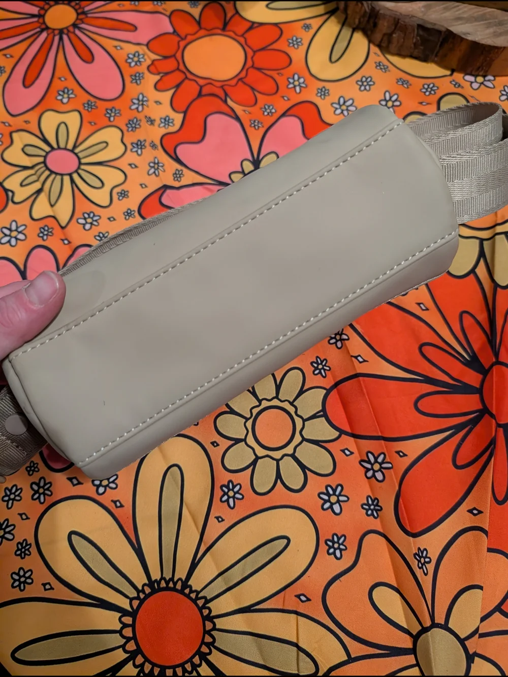 Hunter beige crossbody