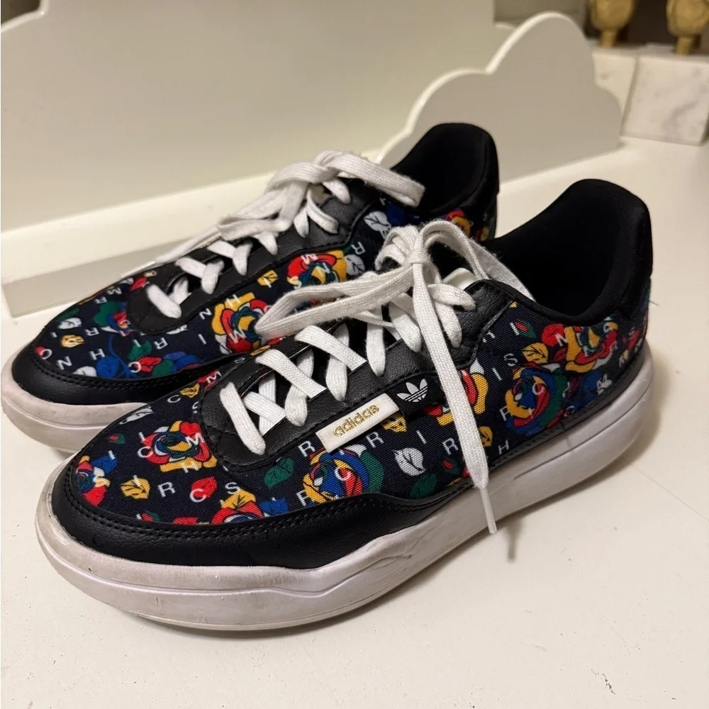 adidas women graphic