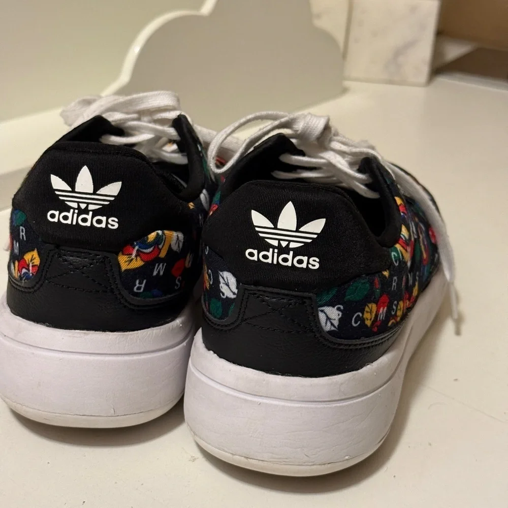 adidas women graphic