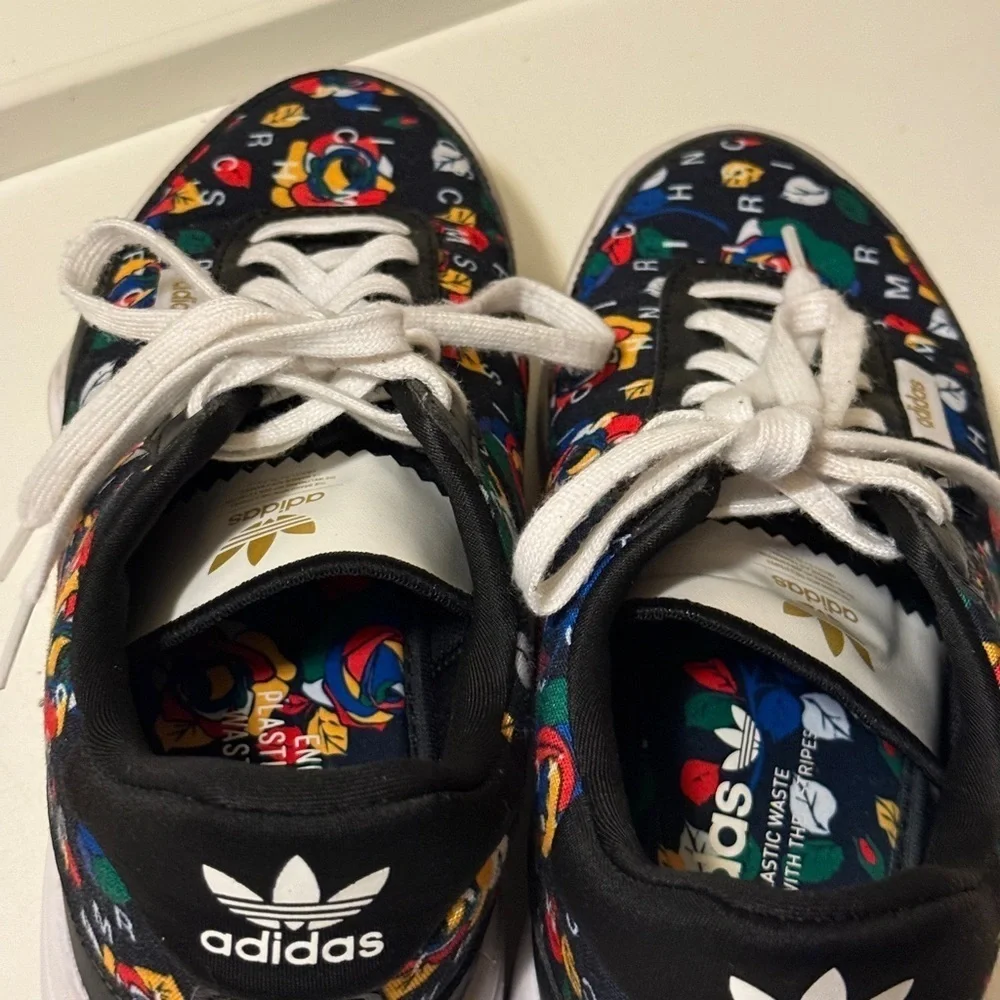 adidas women graphic