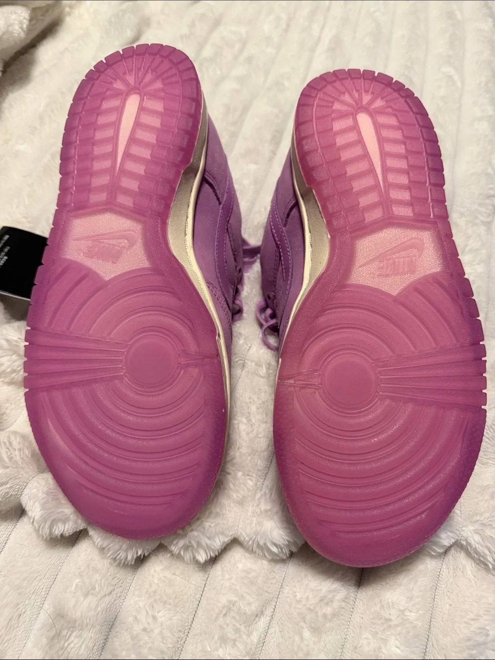 Nike bold low
