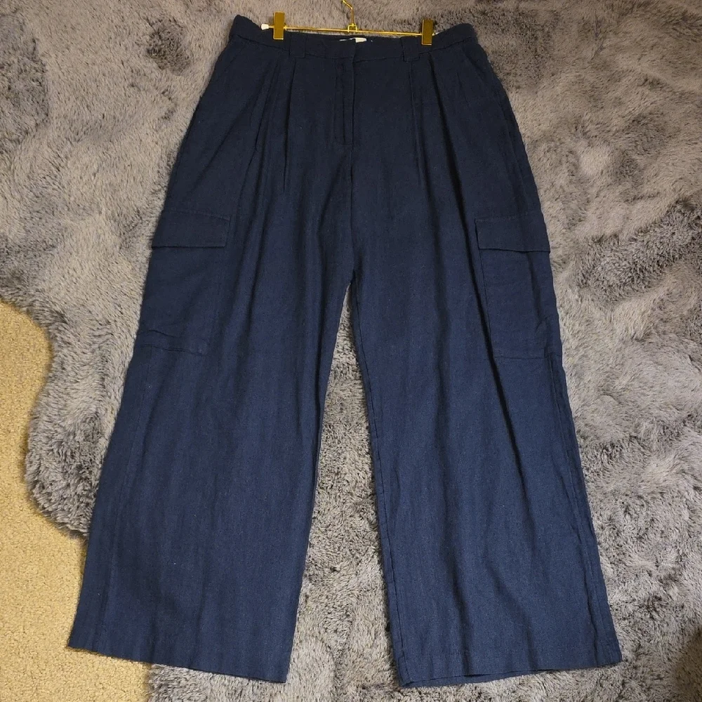 Abercrombie & Fitch navy cargo