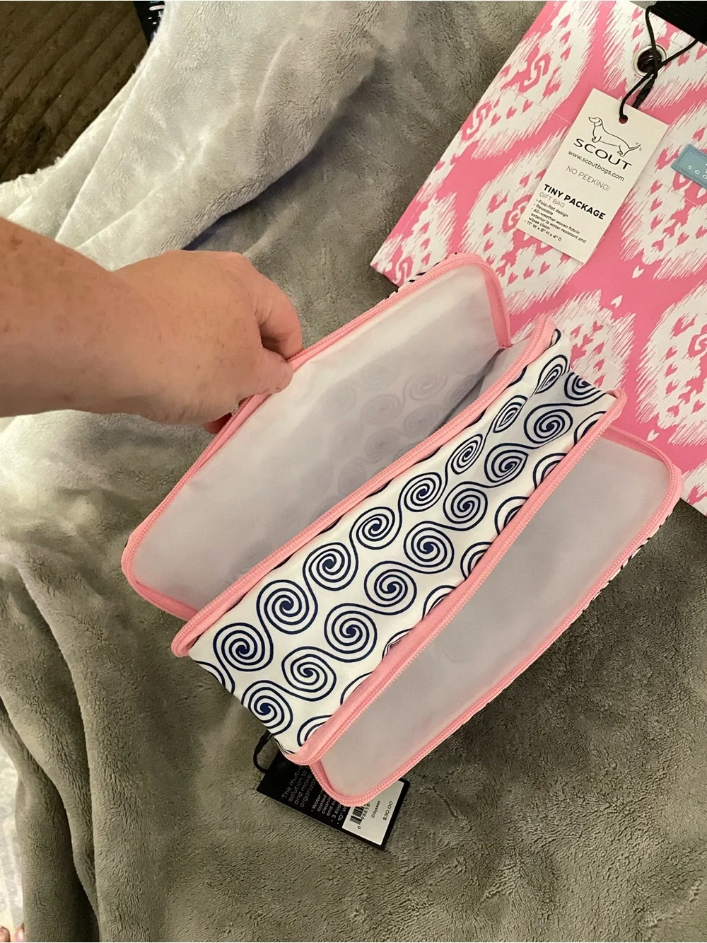 Scout cosmetic bag