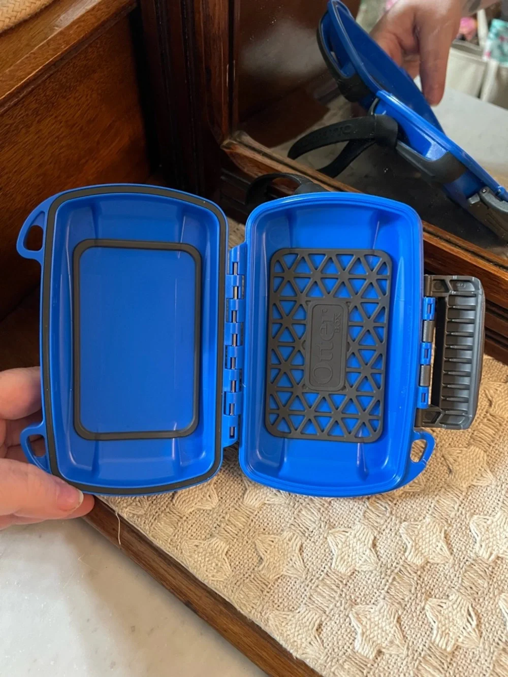 OtterBox classic pursuit