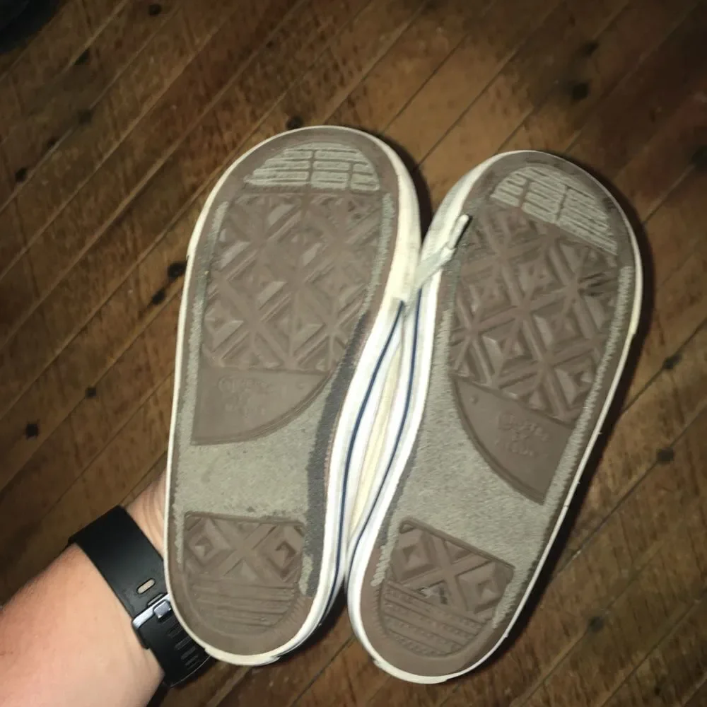Converse white chucks