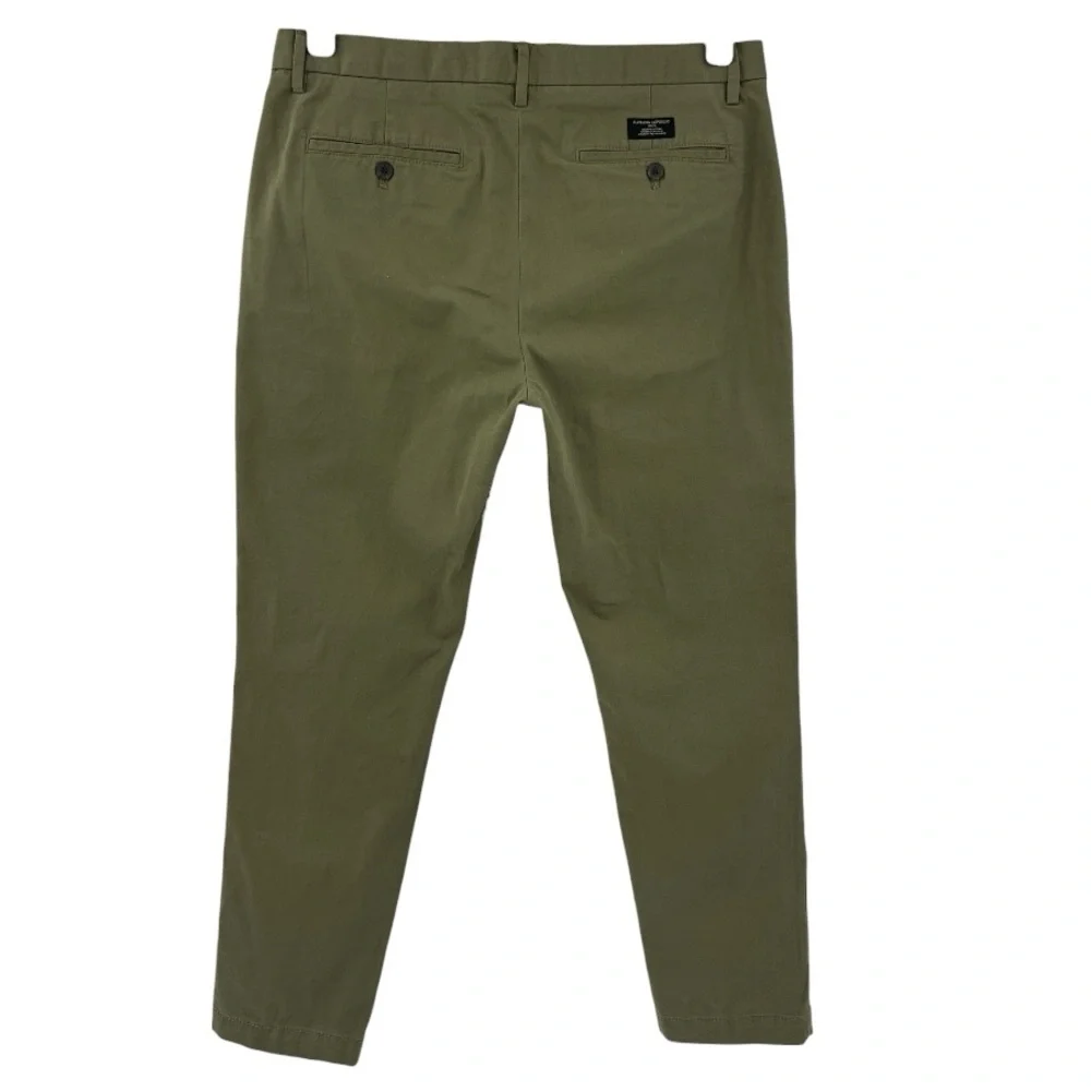 Banana Republic introducing lived