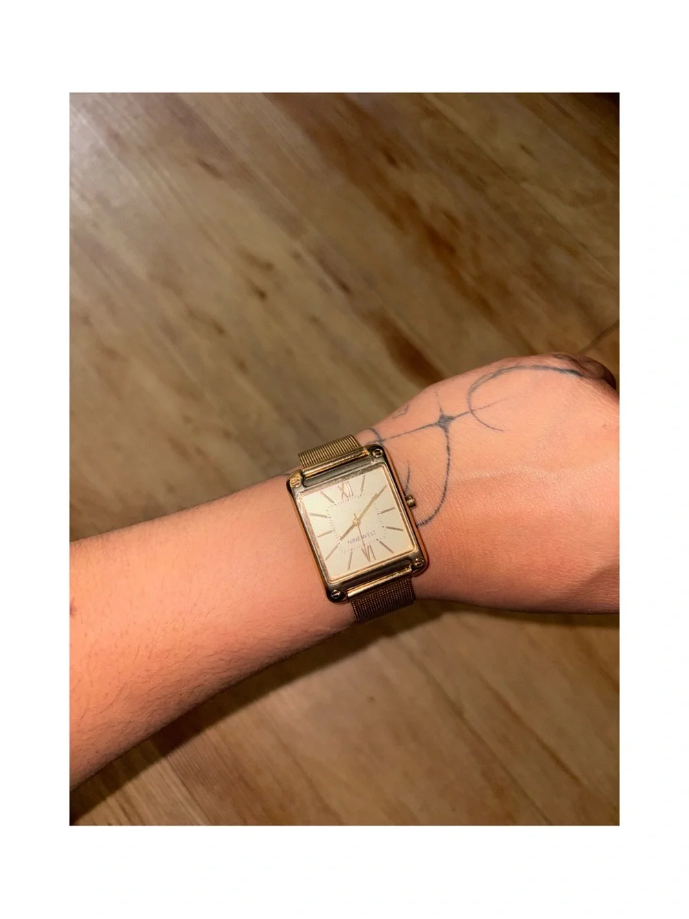 Nine West band dial