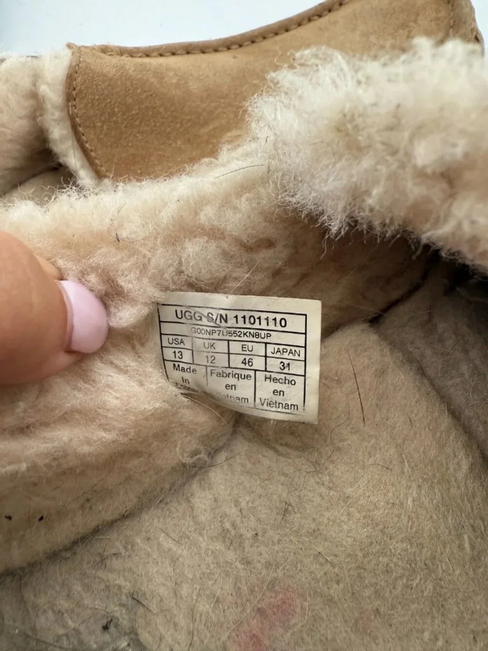 UGG worn ascot