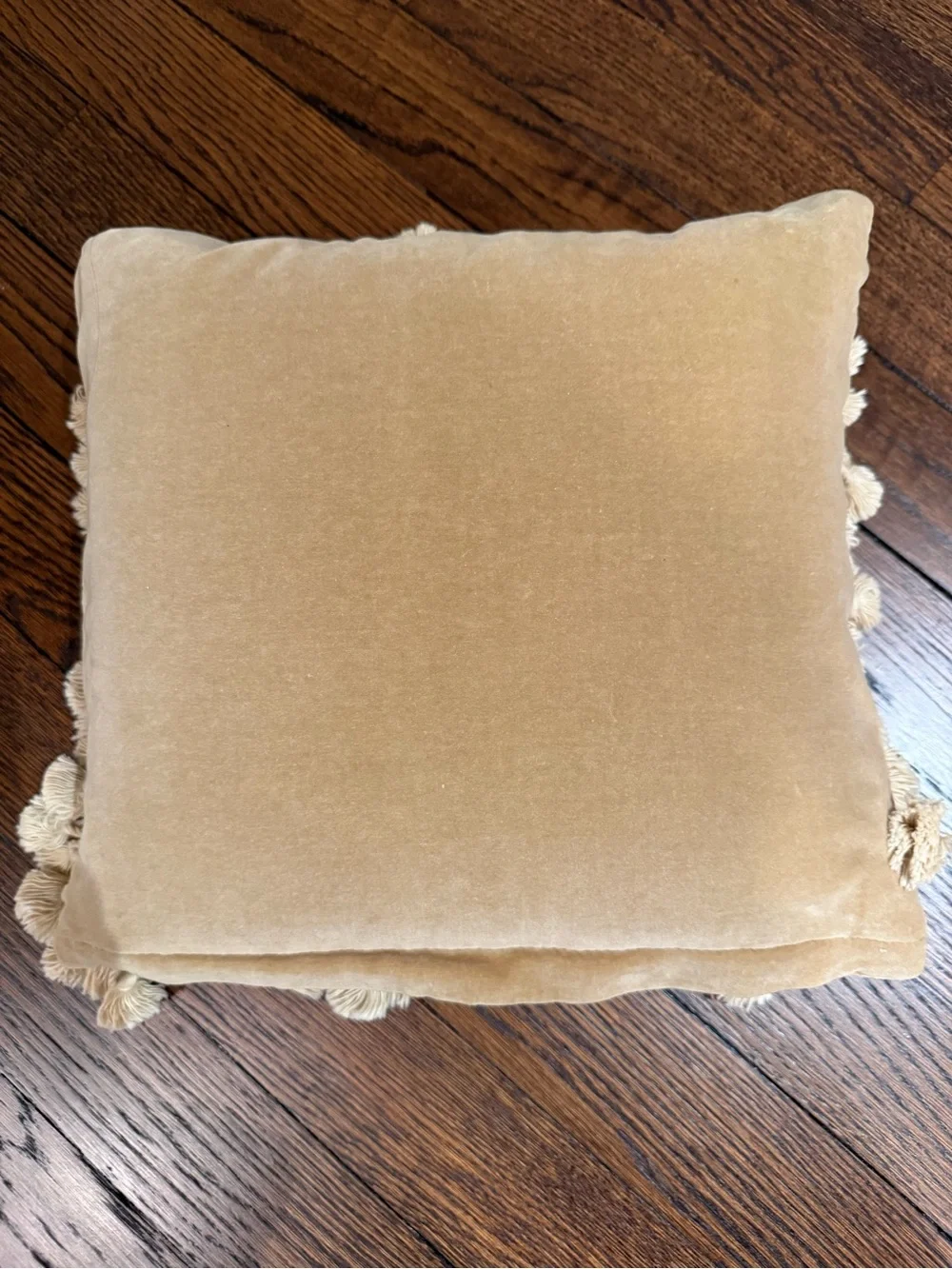 N/A elegant cream