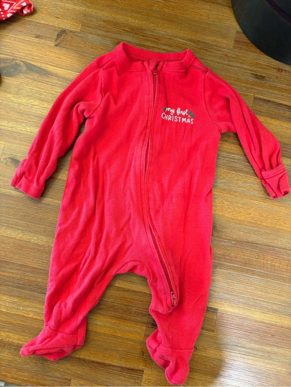 Old Navy three footed